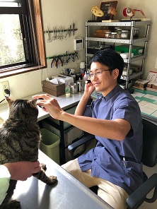 獣医師　八島　裕樹